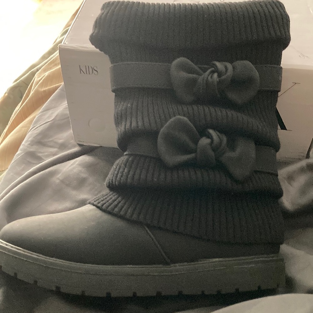 Mid Calf Faux Fur Lined Girls Snow Boots